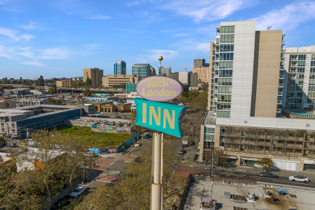 Jack London Inn - Logo